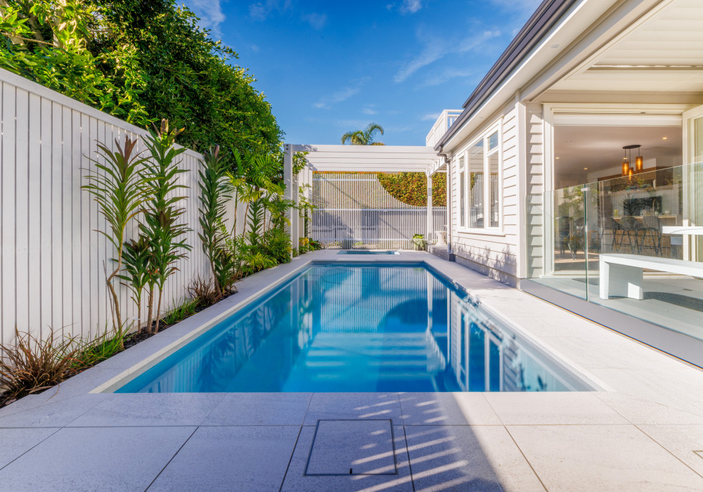 The Best of Both Worlds: Fibreglass Pool Speed with a Fully Tiled Edge