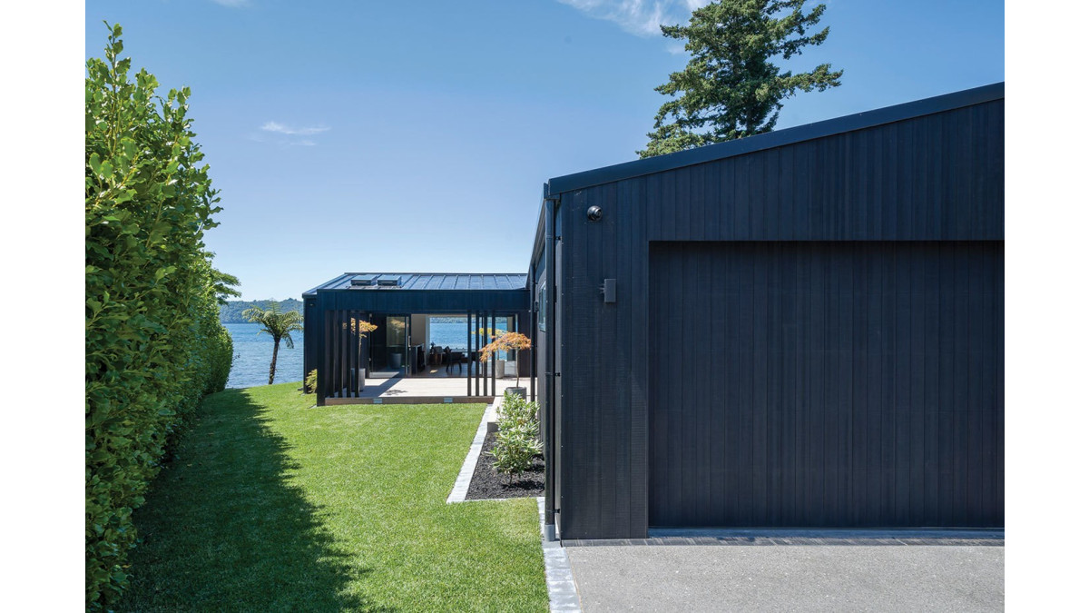 Lakeside Retreat Vulcan Cladding Abodo Wood 1