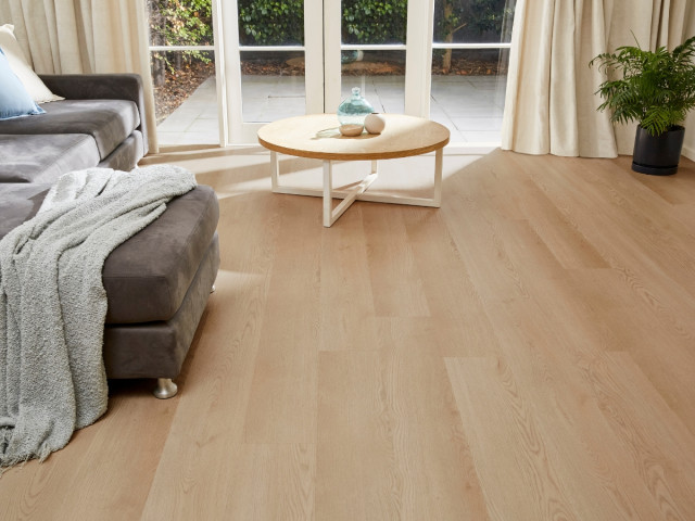 Kingswood™ Select Oak Hybrid Plank