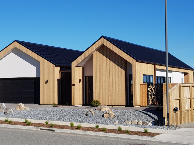 H-Clad KiwiTEC Larch Vertical Shiplap Weatherboards