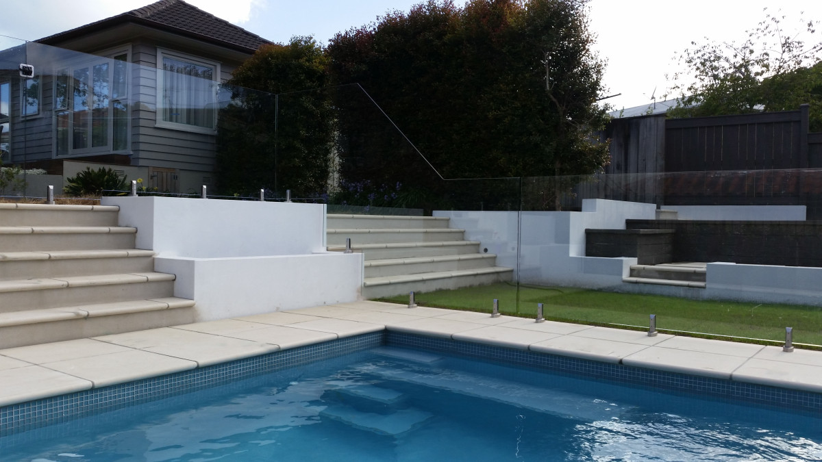 Edgetec Matador pool fencing landscapePSLR