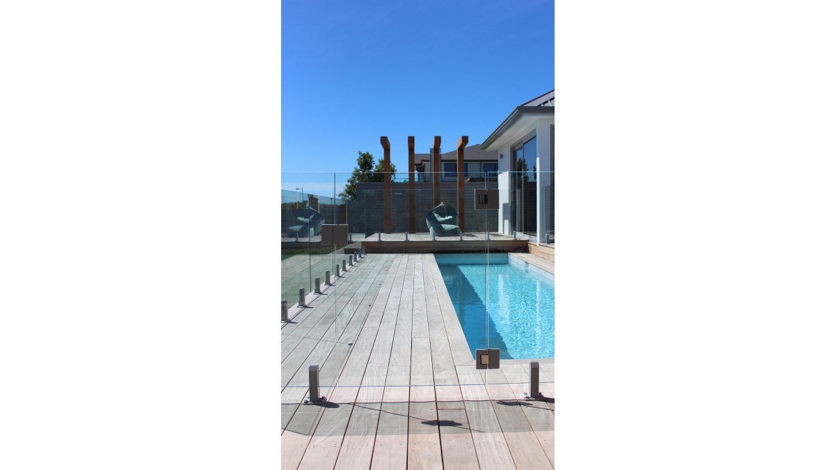 Pool fencing with Mini Post Balustrade and glass gate 3 CR