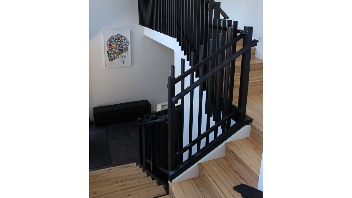 Stecca Internal Balustrade Matt Black HomePlus Whakatane Whole Stair Case cr