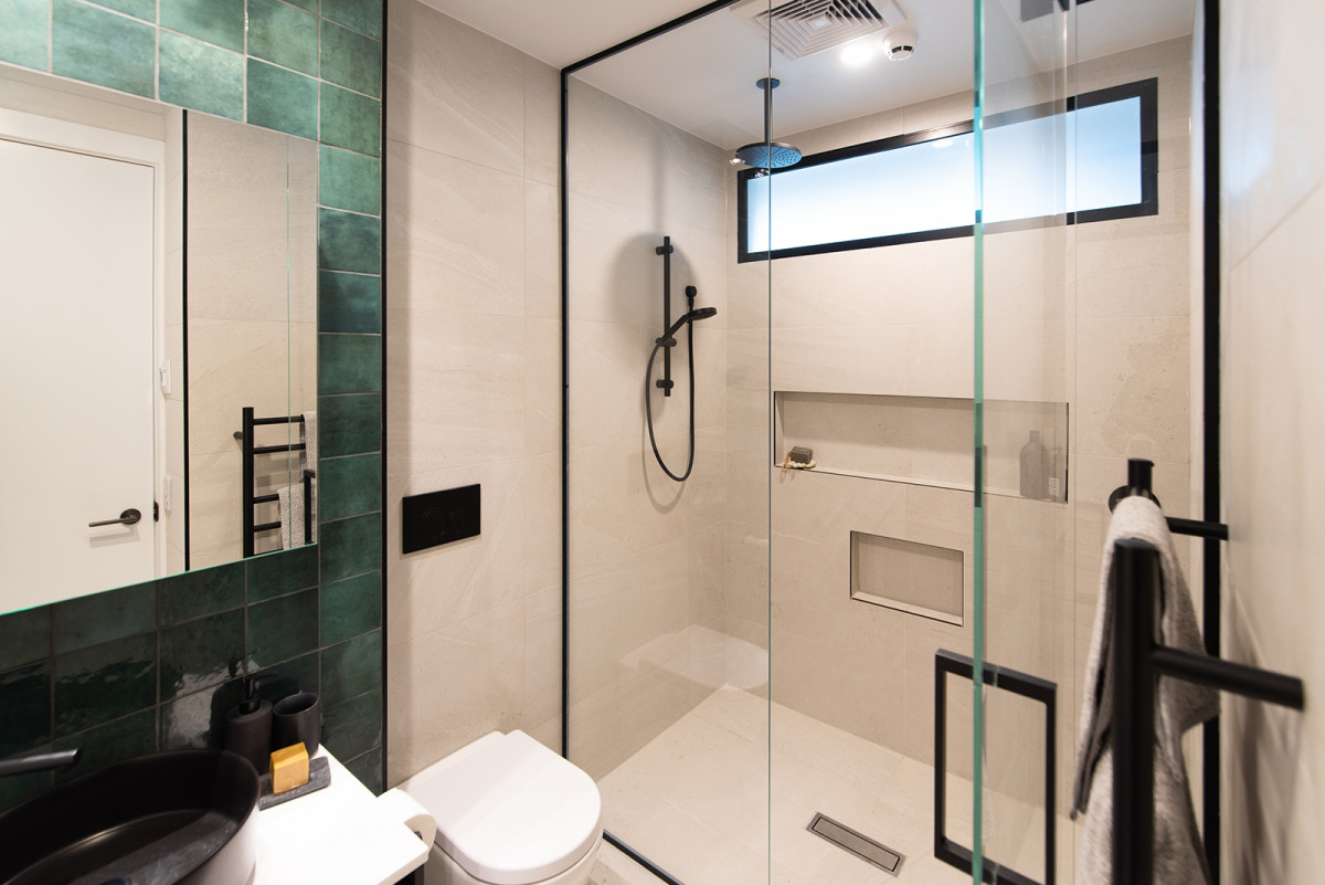 Metro's Shower Glass Enclosures by Metro Performance Glass – EBOSS