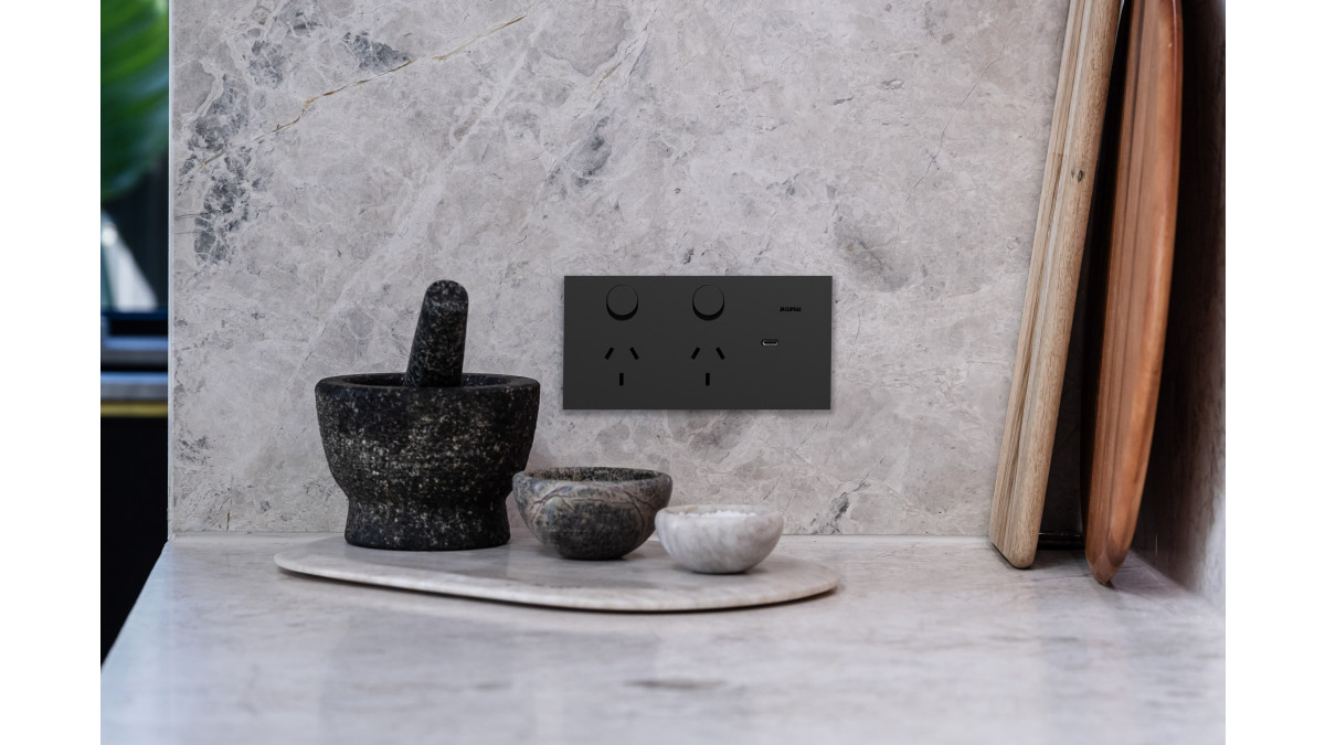 Solis Matte Black Power Outlet