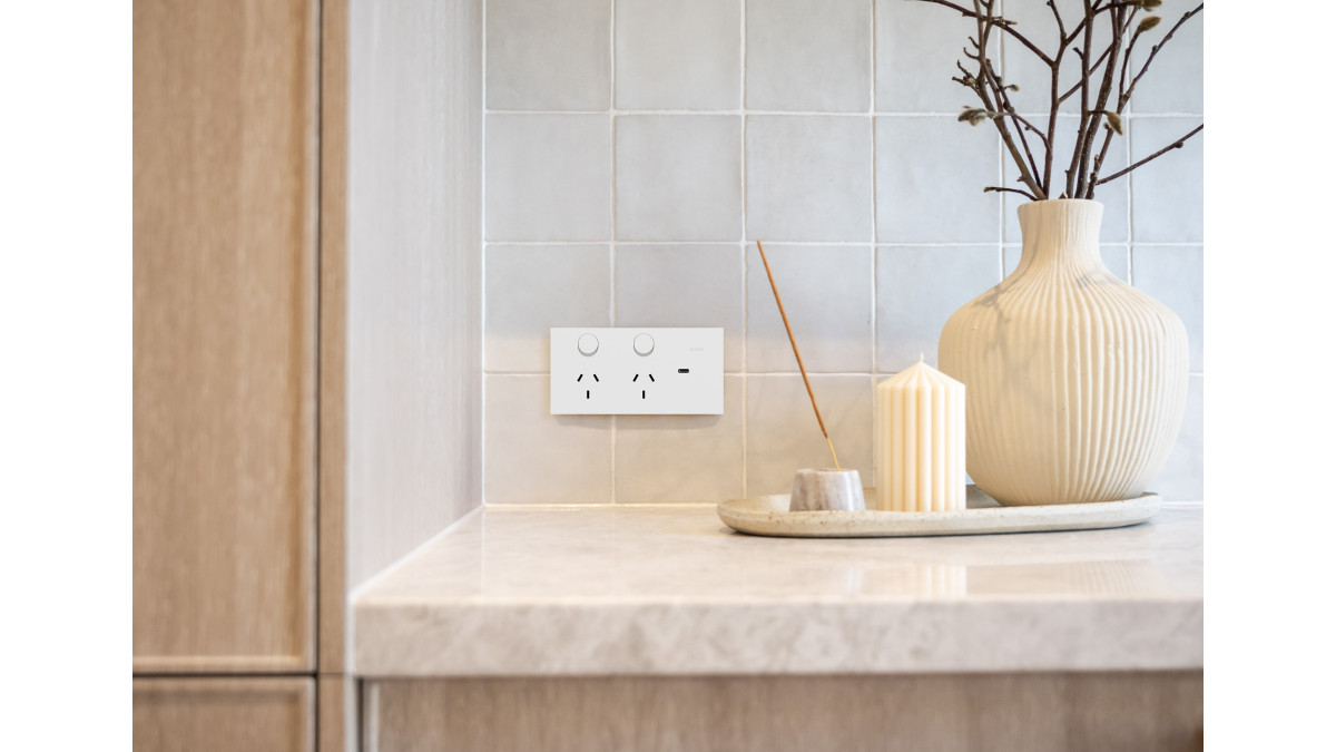 Solis Matte White Power Outlet 2