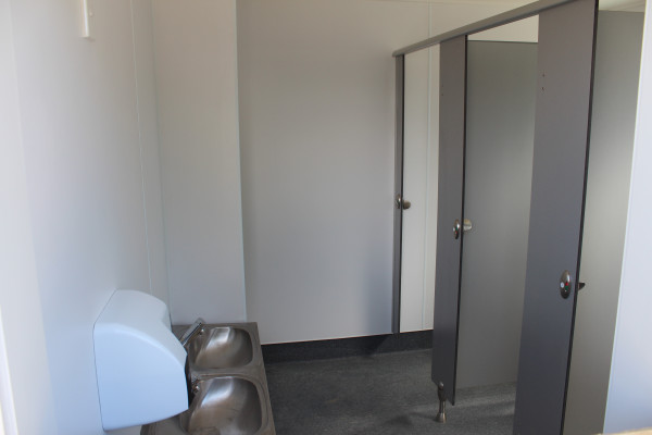 Auckland Primary Schools Utilise KerMac's Toilet Partitions and Lining System 