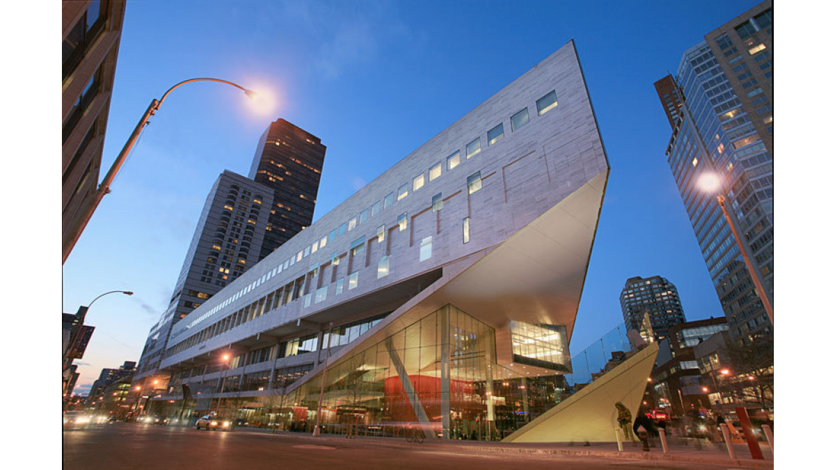 Part of an ongoing renovation of the Lincoln Center for Performing Arts, the Alice Tully Hall overhaul involved a reworking of the building’s interior and exterior, including new glazed facades and internal walls of solid wood and resin reshaped into sinuous curves to optimise acoustics for concerts, recitals and chamber music.