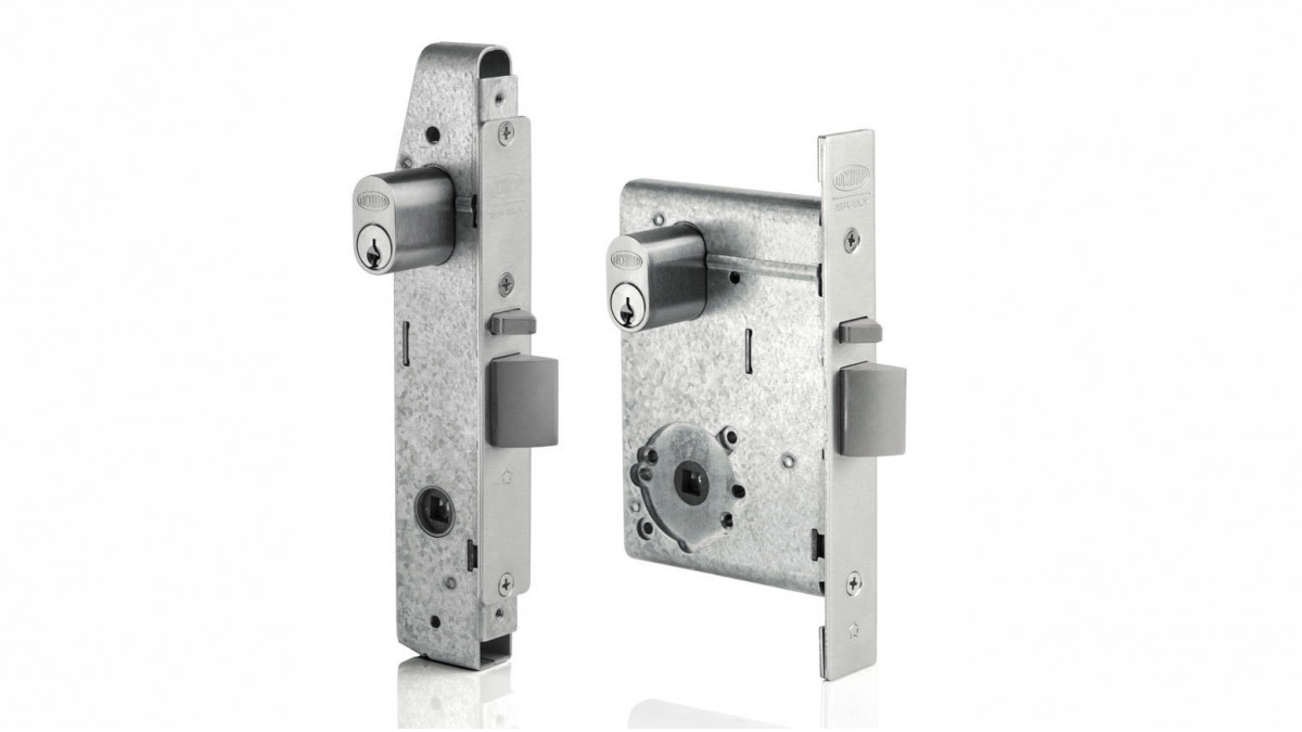 The Pentagon Series Mortice Lock is compatible with through-fix turn knobs and the lock case allows through-fixing of cylinder escutcheon and turn knob, reducing maintenance issues.