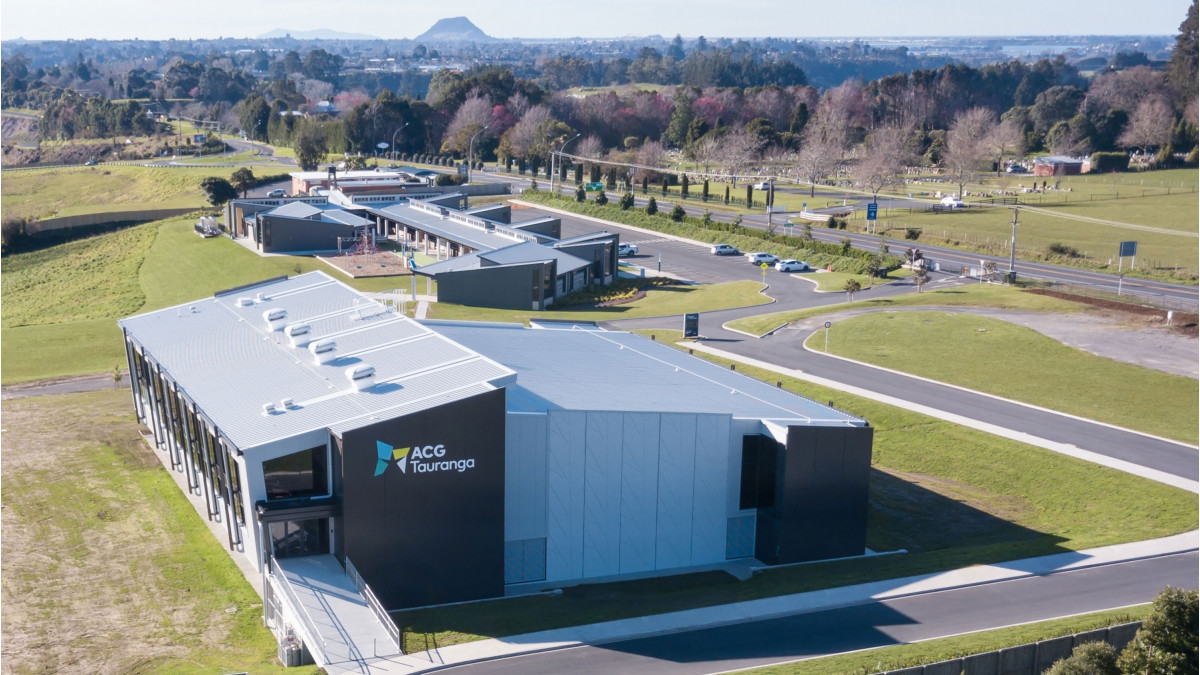ACG School and Gymnasium in Tauranga featuring Kingspan's Trapezoidal RW insulated roof panel (© Mark Scowen Photography).