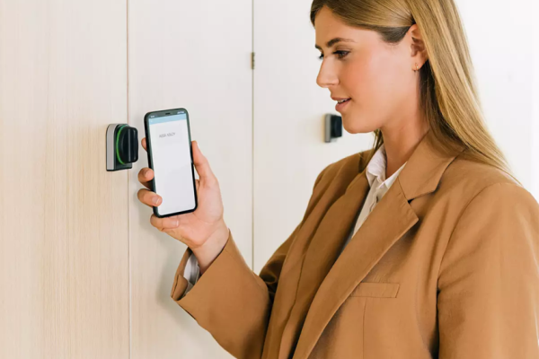 Keyless Cabinet Security with the Aperio KL100 Smart Lock: The Ideal Solution for Modern Facilities