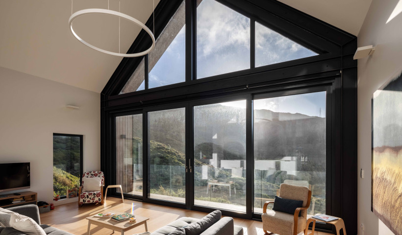 Achieving Internal Airtightness on an Eco-Friendly Home with Extensive Glazing